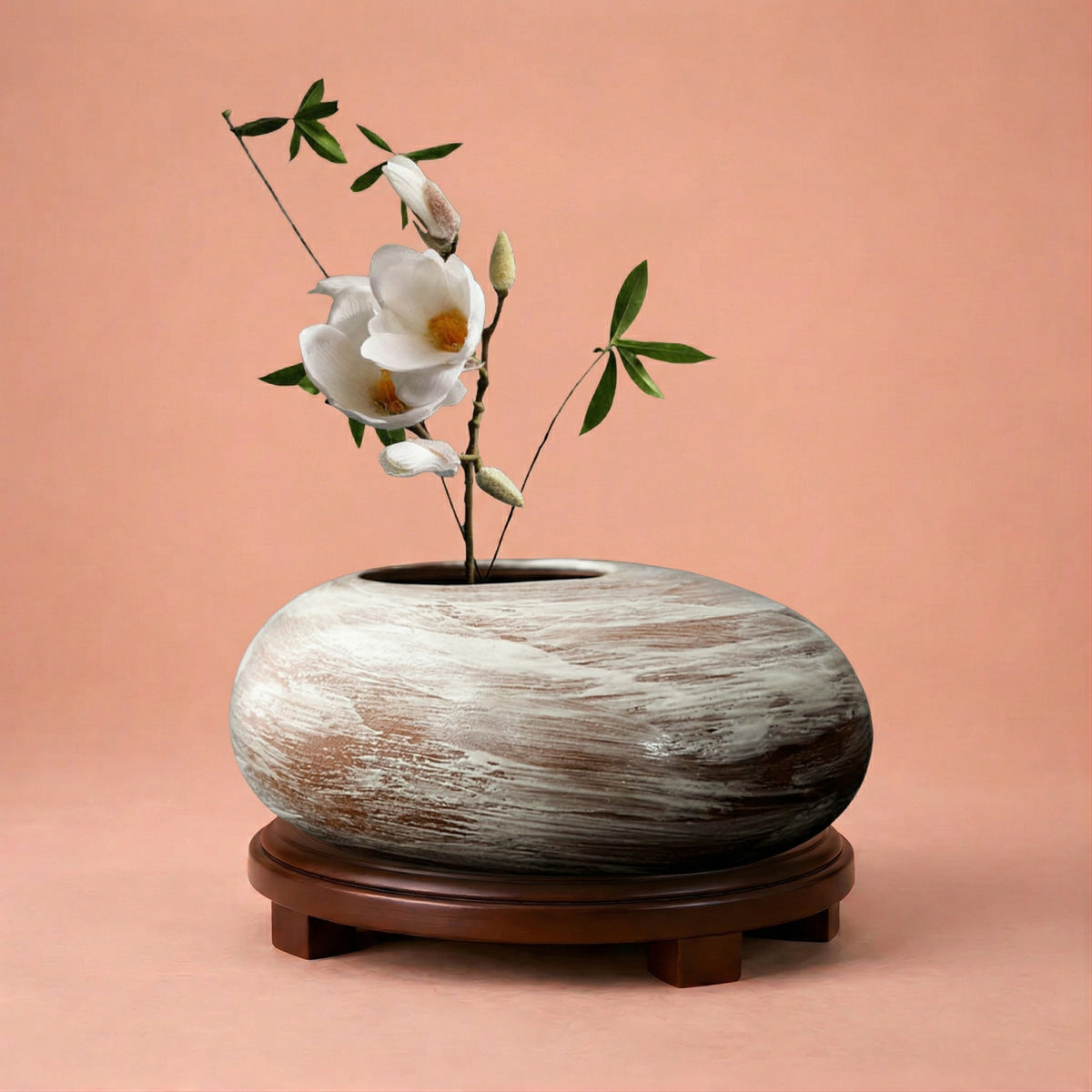 Vase galet japonais noir en terre cuite