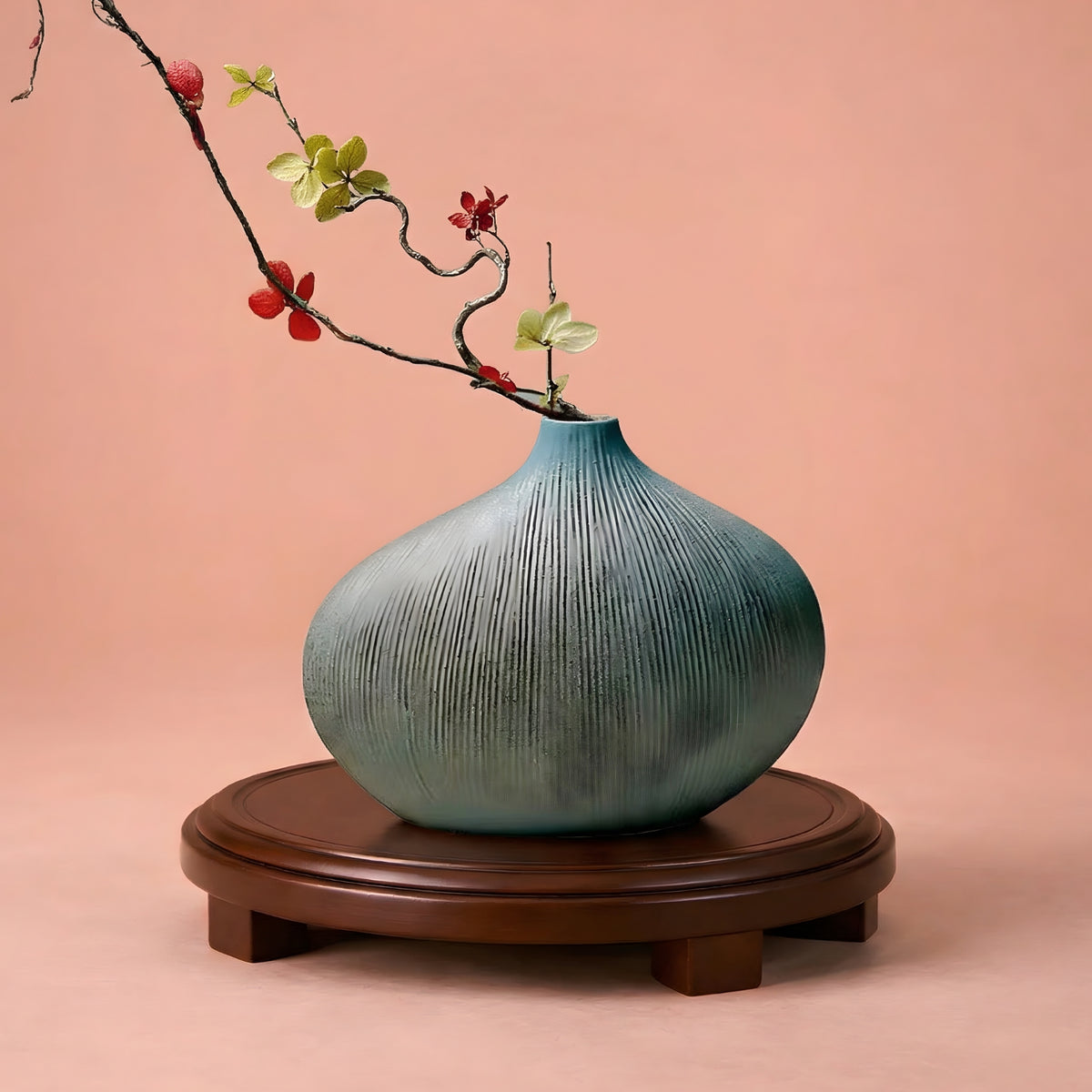 Vase décoratif japonais en terre cuite