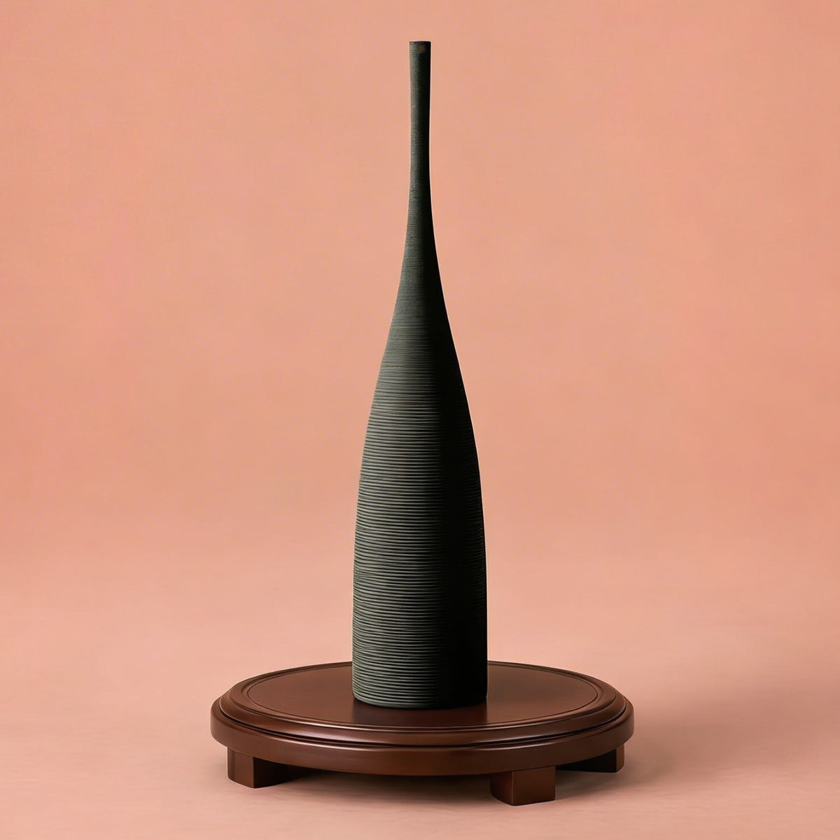 Grand vase noir design en céramique