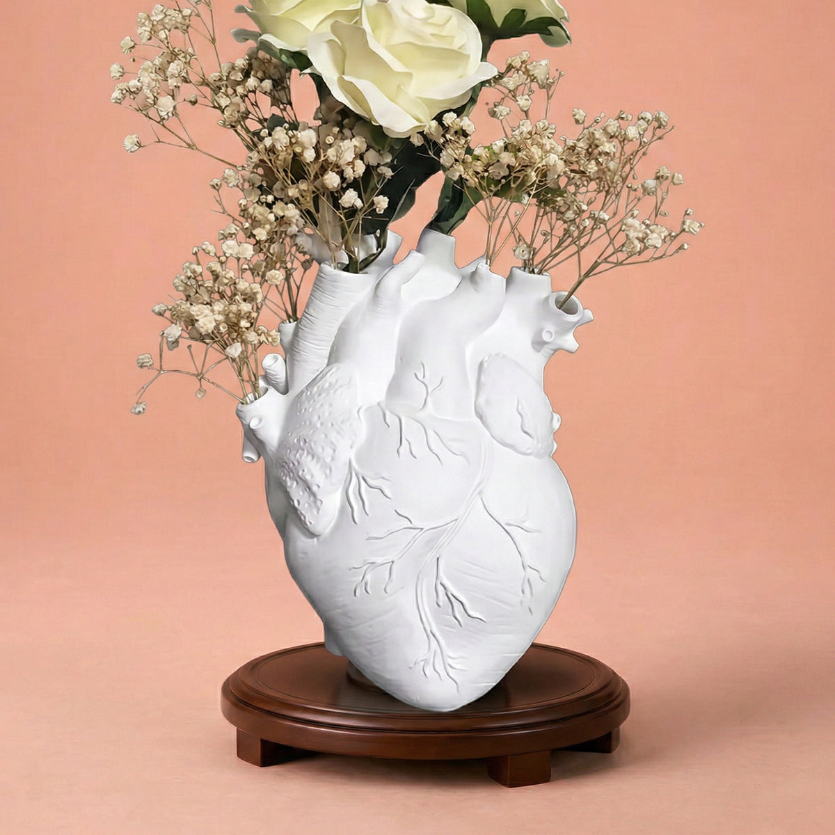 Vase en forme de coeur humain en résine