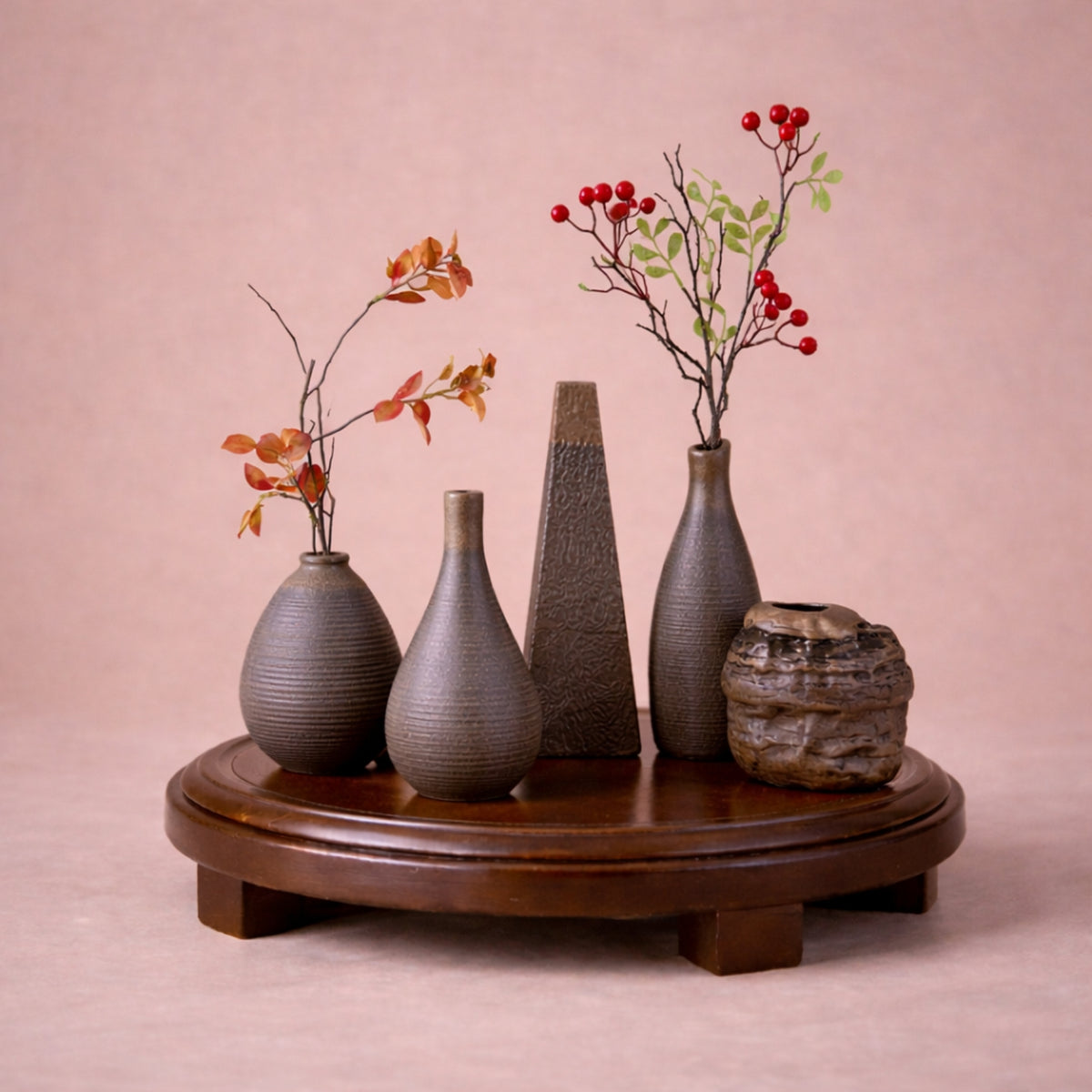 Mini vase en poterie rétro