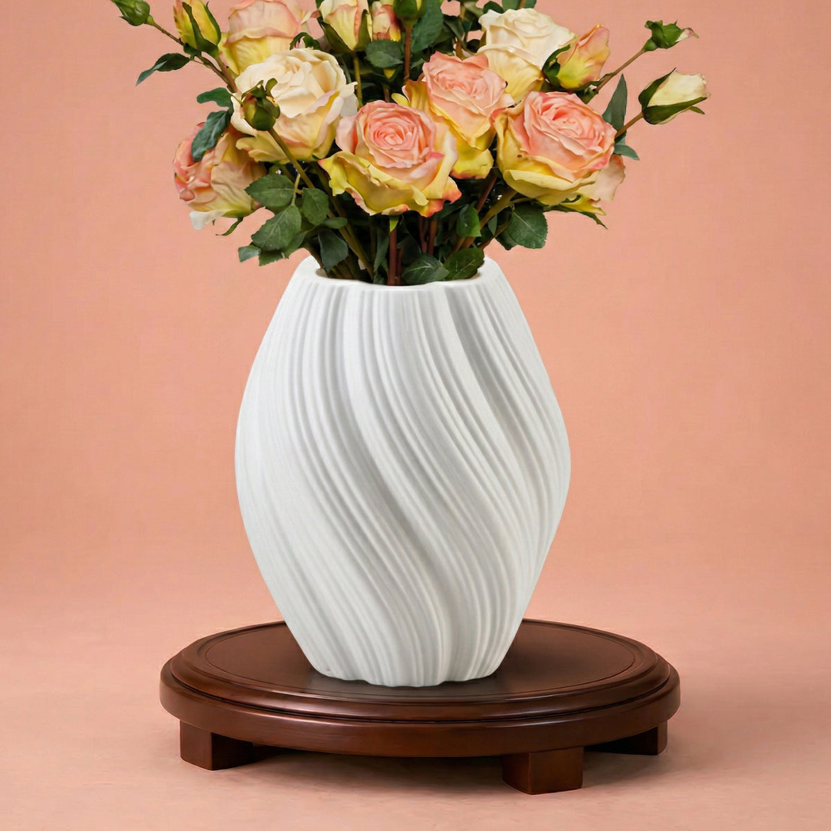 Vase blanc forme ronde et moderne en plastique