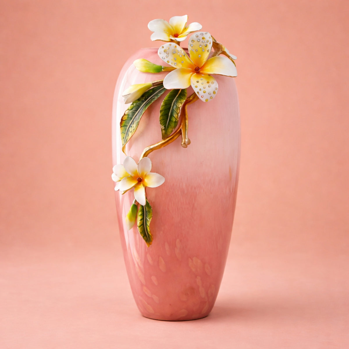 Vase rose en verre émaillé de luxe avec ornements