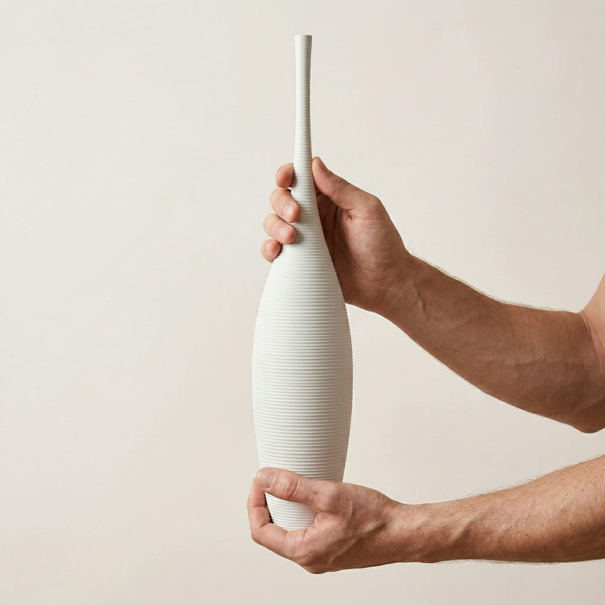 Grand vase blanc design en céramique