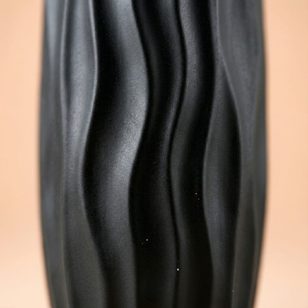 Grand vase en plastique à poser au sol