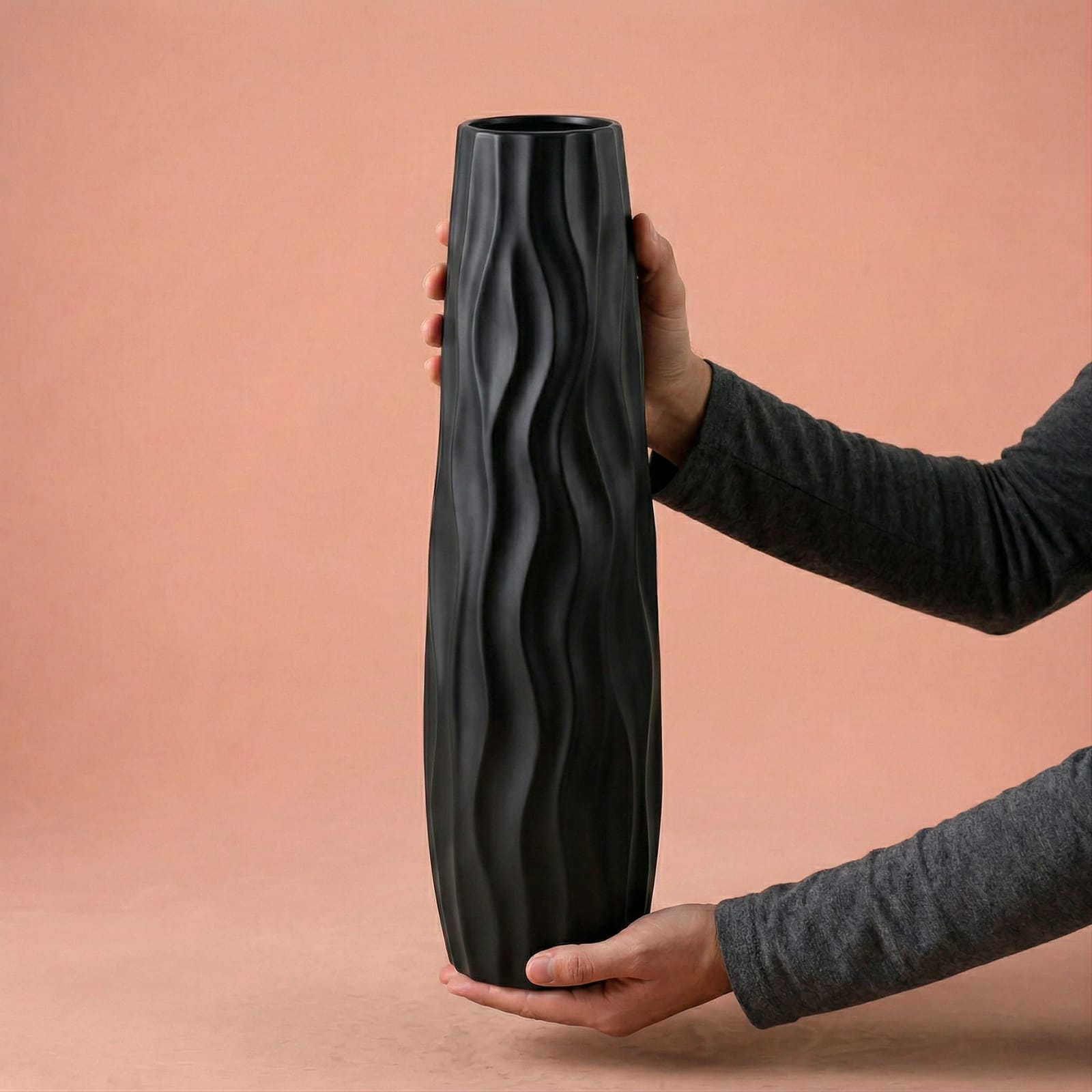 Grand vase en plastique à poser au sol Image