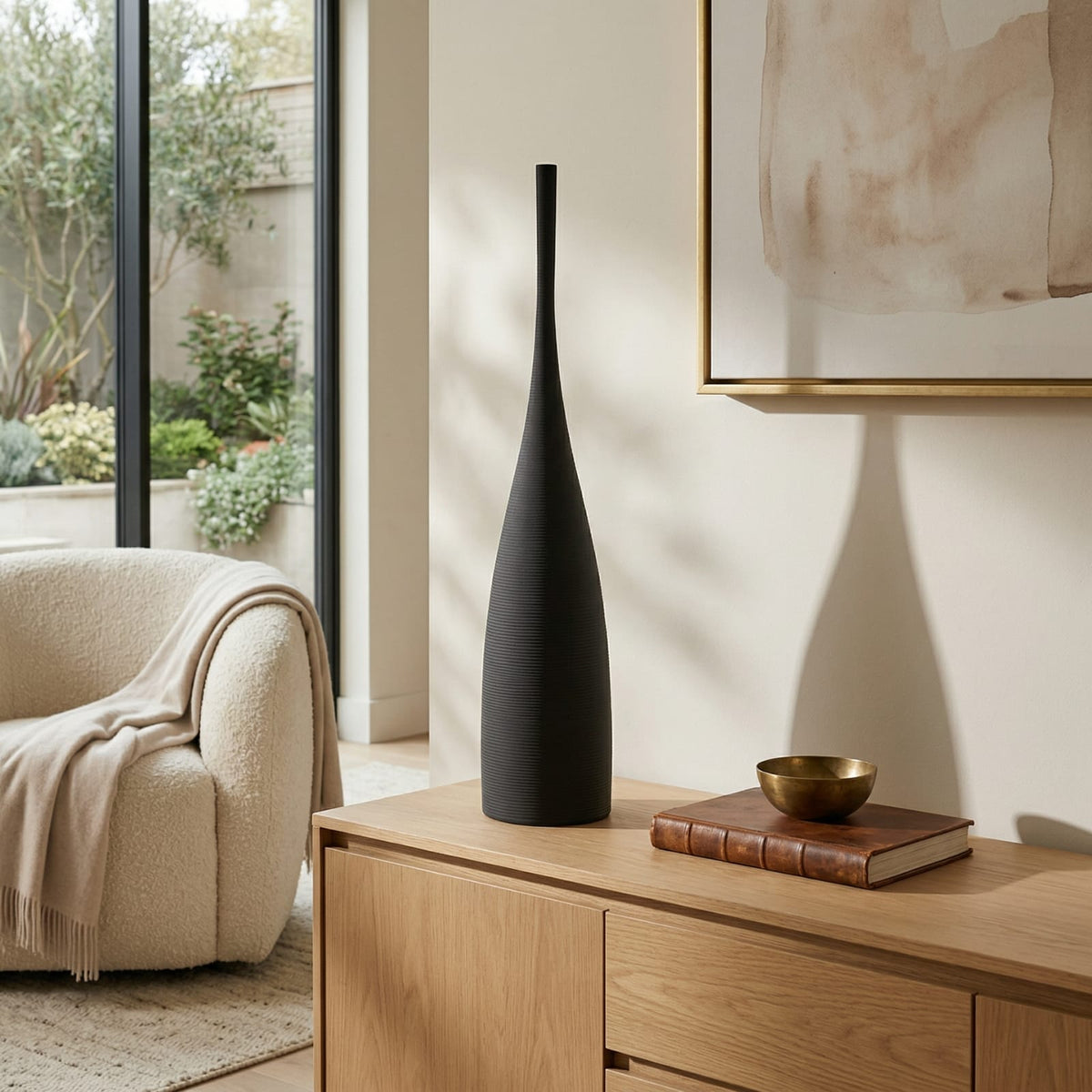 Grand vase noir design en céramique