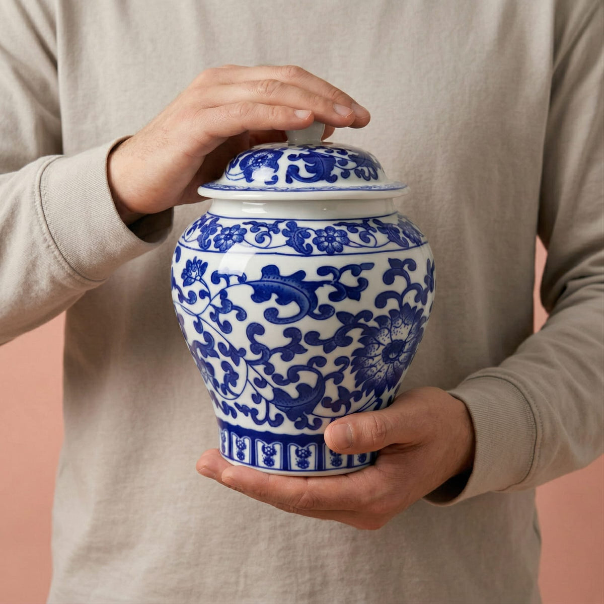 Petit vase chinois en céramique bleu et blanc