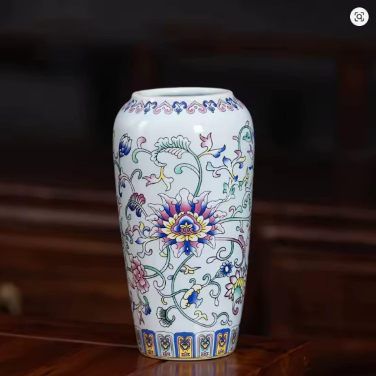 Petit vase chinois en porcelaine émaillée