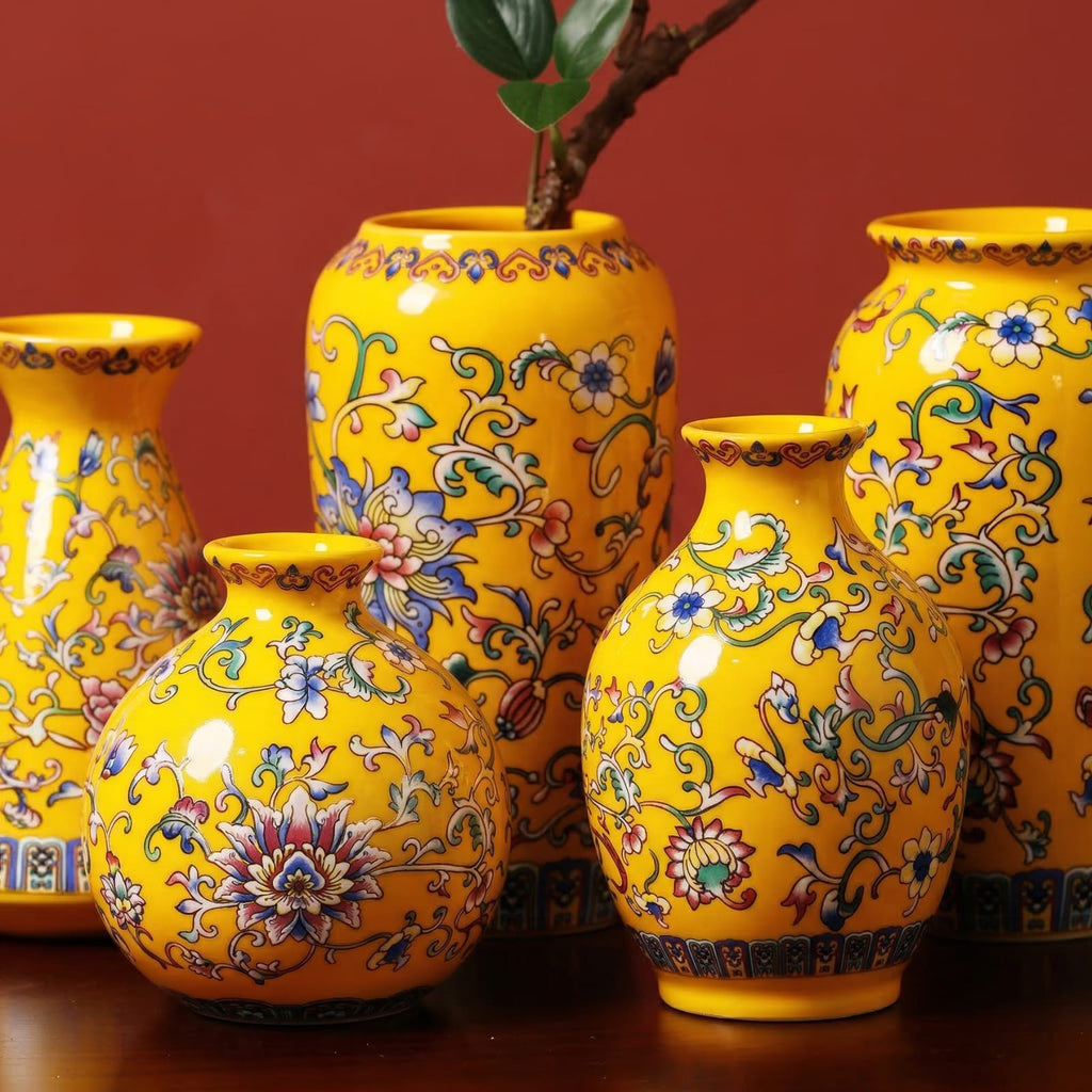 Petit vase chinois en porcelaine émaillée