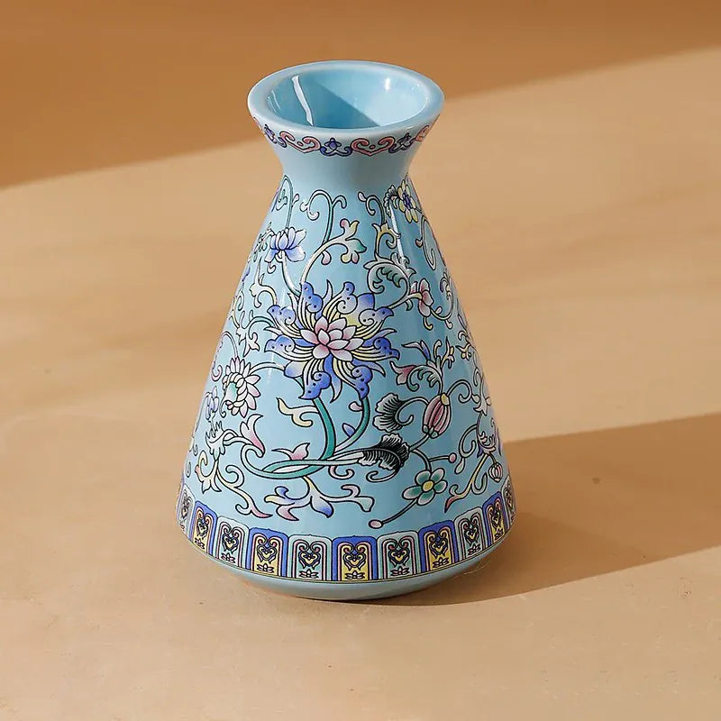 Petit vase chinois en porcelaine émaillée