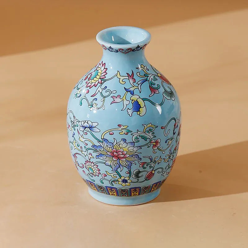 Petit vase chinois en porcelaine émaillée