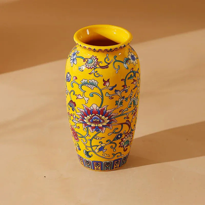 Petit vase chinois en porcelaine émaillée