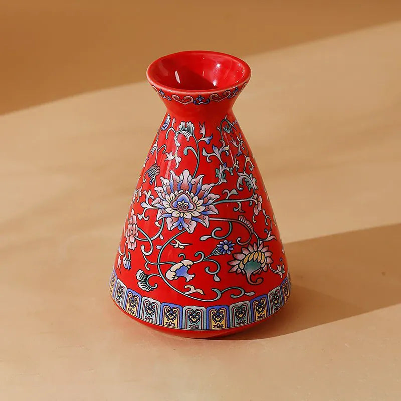 Petit vase chinois en porcelaine émaillée