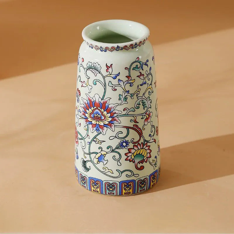 Petit vase chinois en porcelaine émaillée