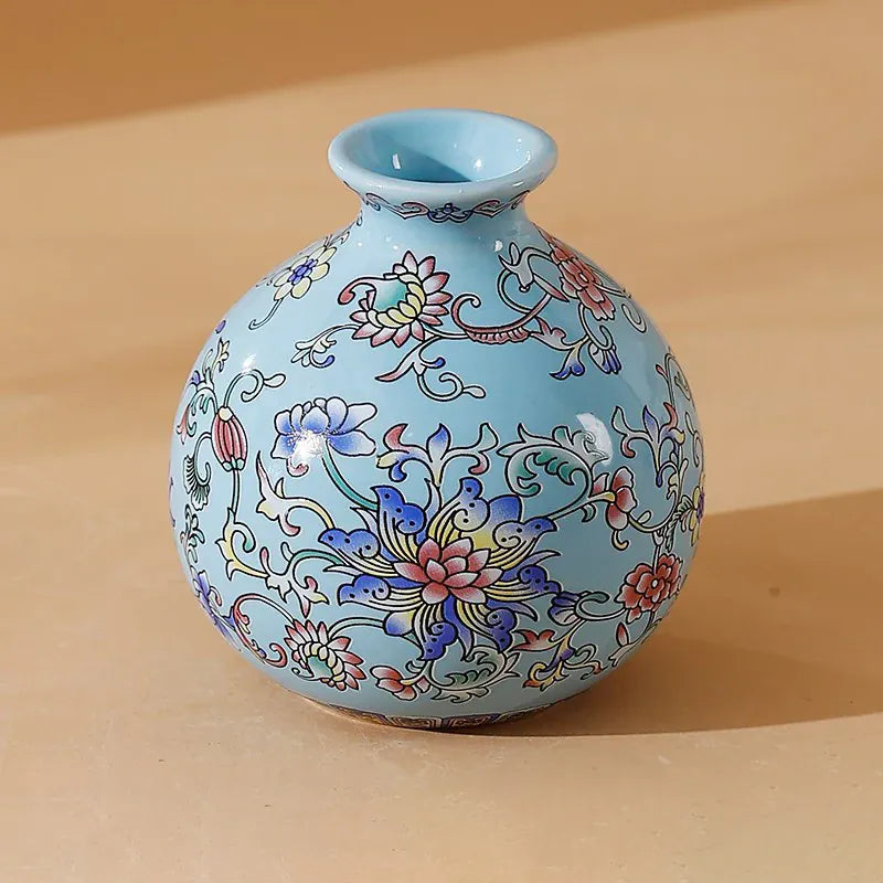 Petit vase chinois en porcelaine émaillée