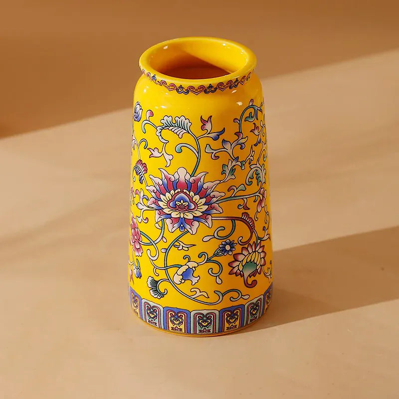 Petit vase chinois en porcelaine émaillée