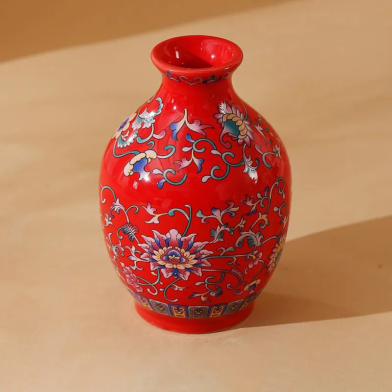 Petit vase chinois en porcelaine émaillée