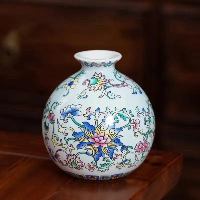 Petit vase chinois en porcelaine émaillée