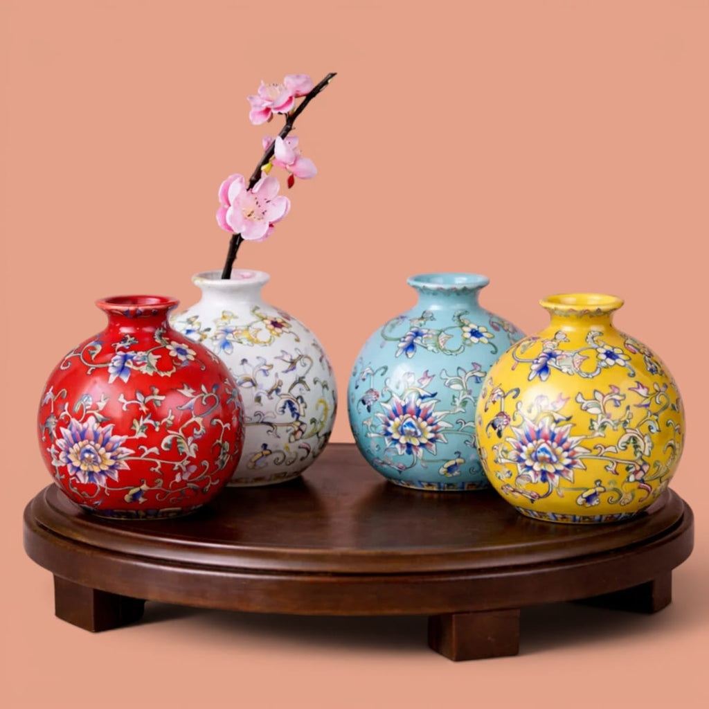 Petit vase chinois en porcelaine émaillée