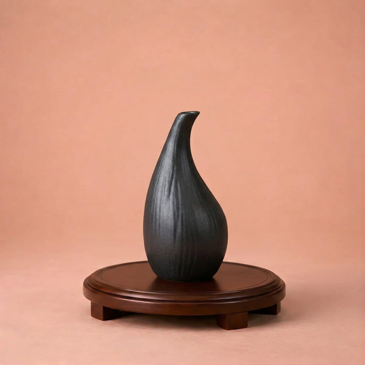 Petit vase de plante noir en céramique