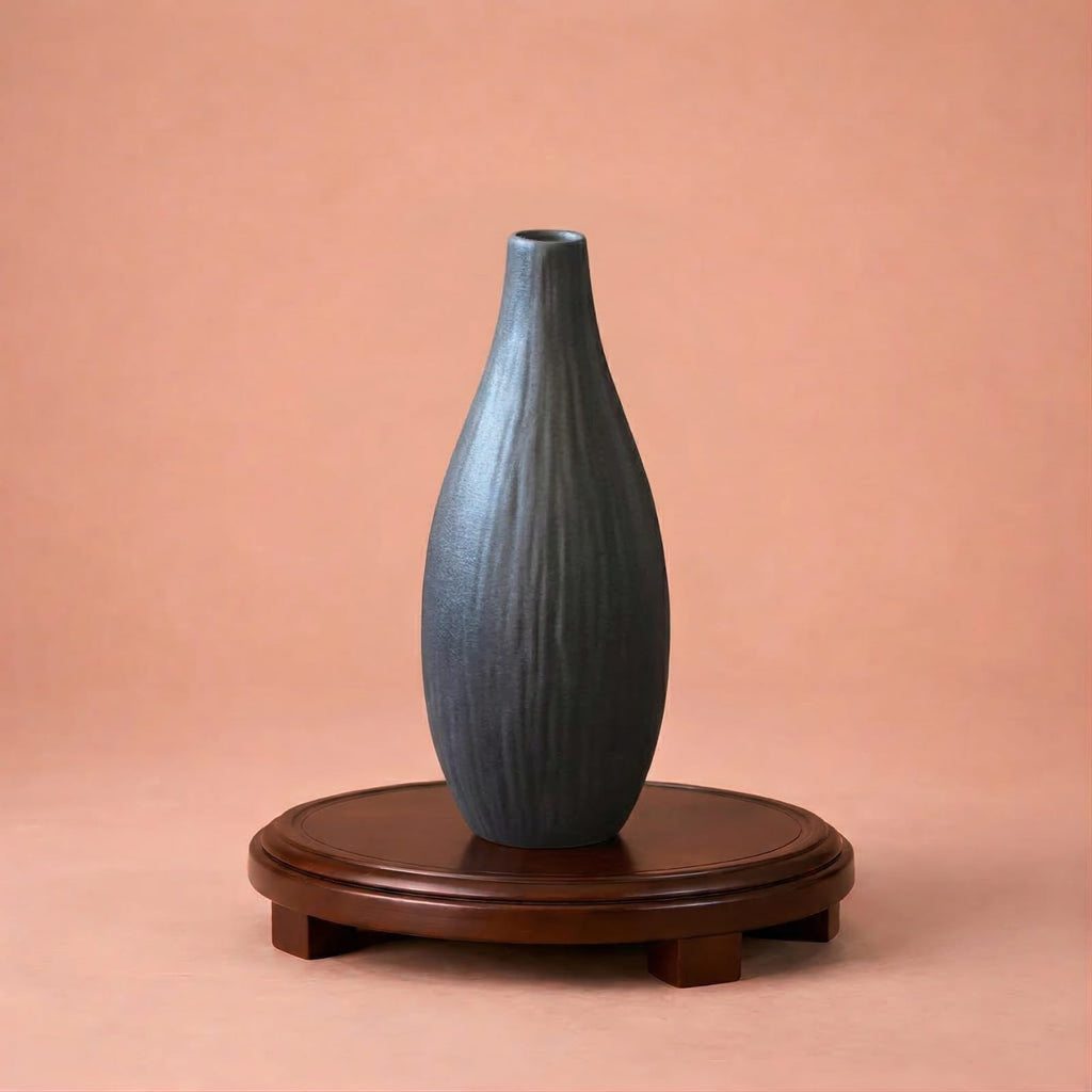 Petit vase de plante noir en céramique
