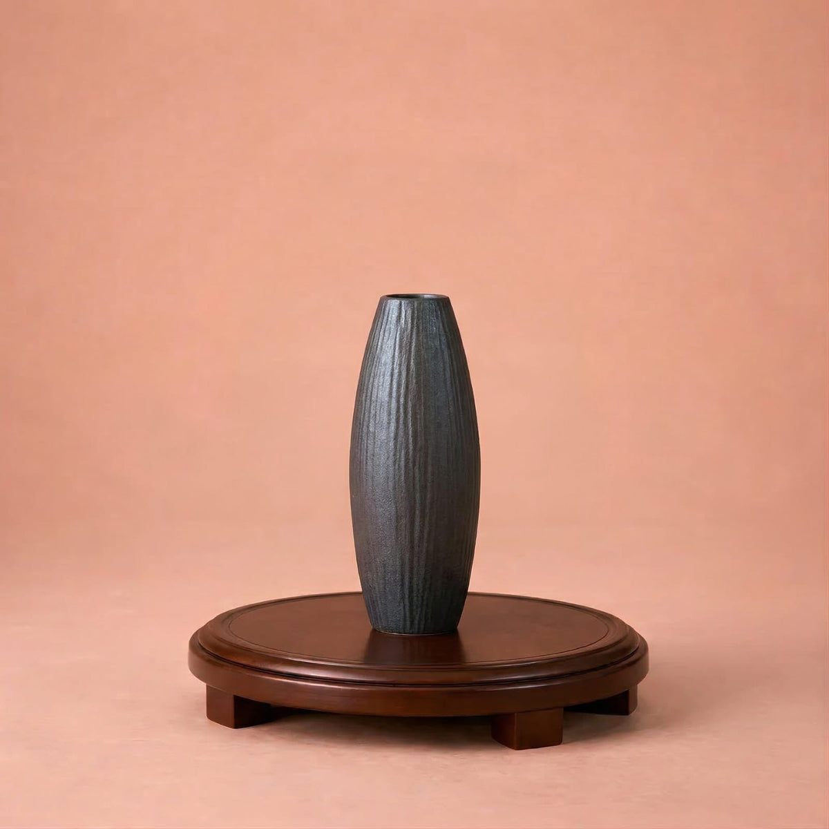 Petit vase de plante noir en céramique