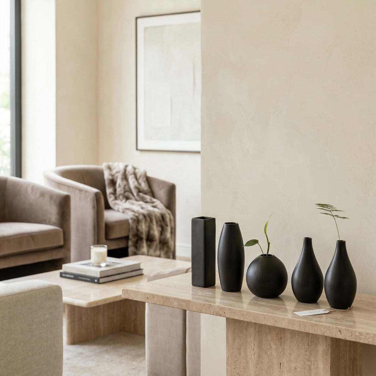 Petit vase de plante noir en céramique