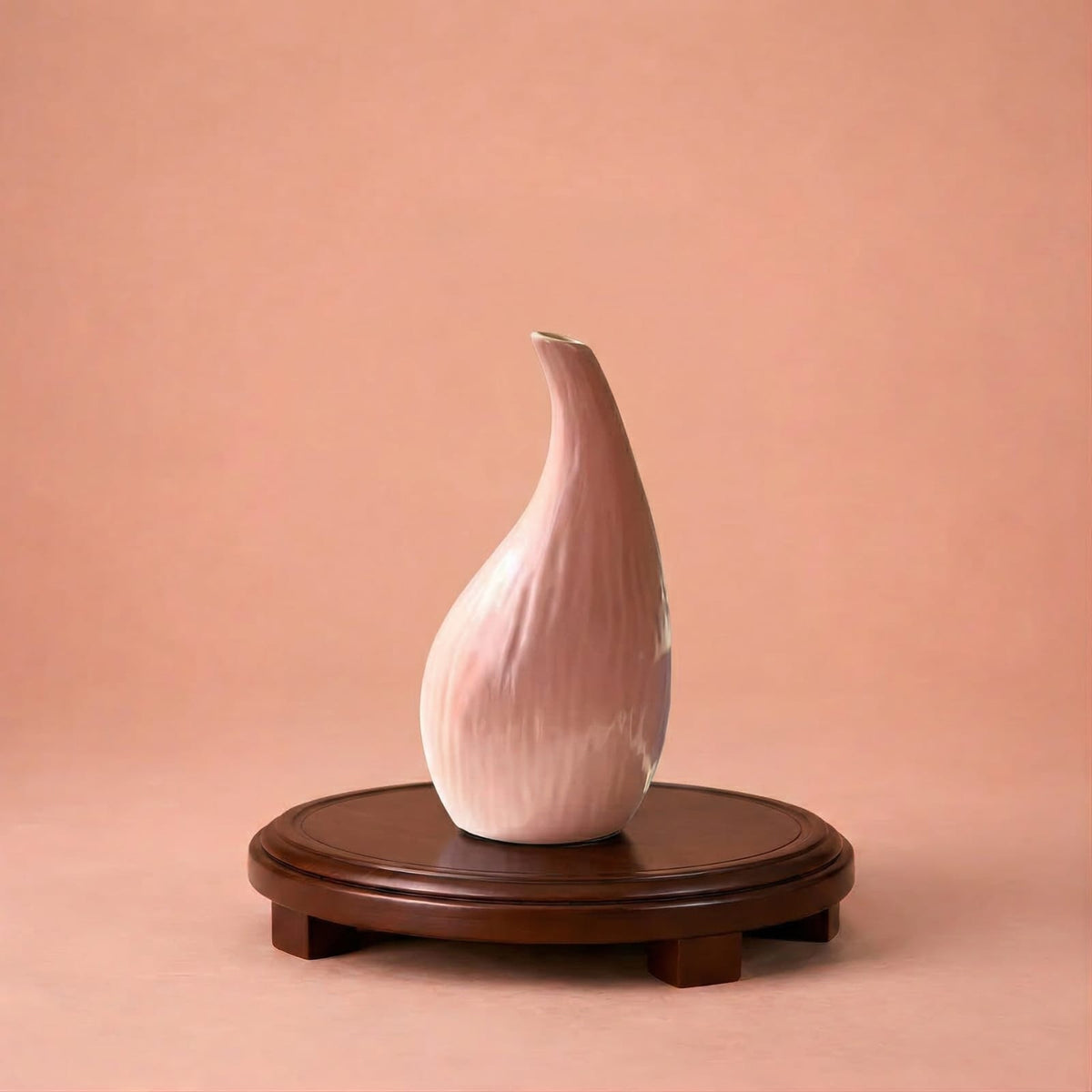 Petit vase de plante rose en céramique