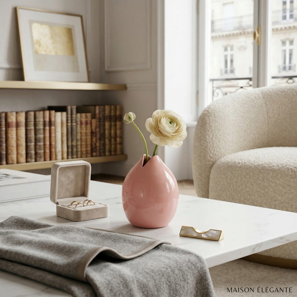 Petit vase de plante rose en céramique
