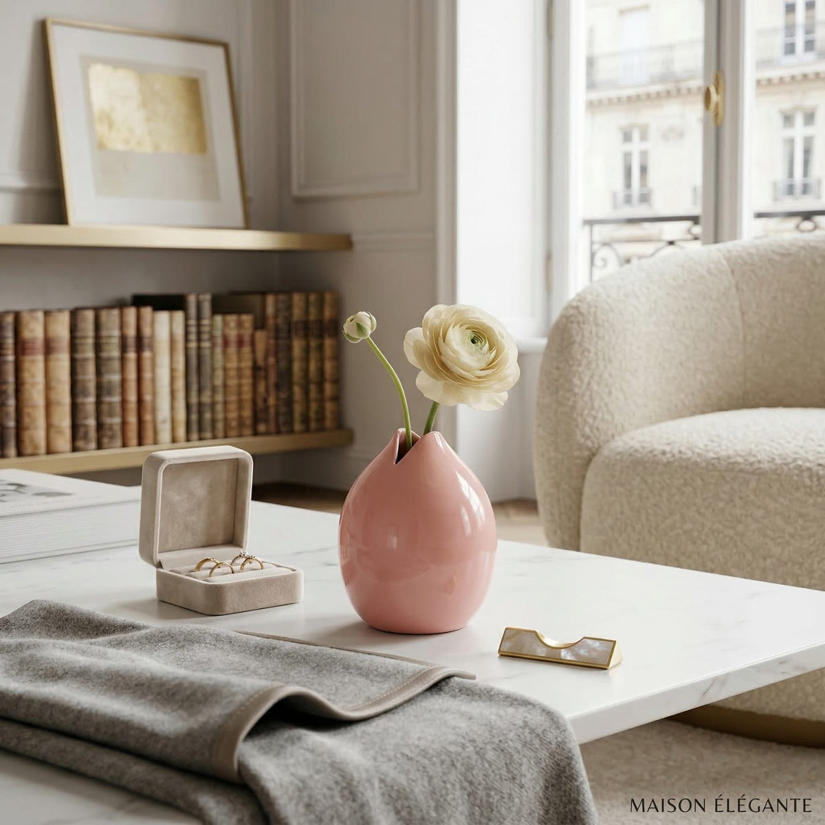 Petit vase de plante rose en céramique