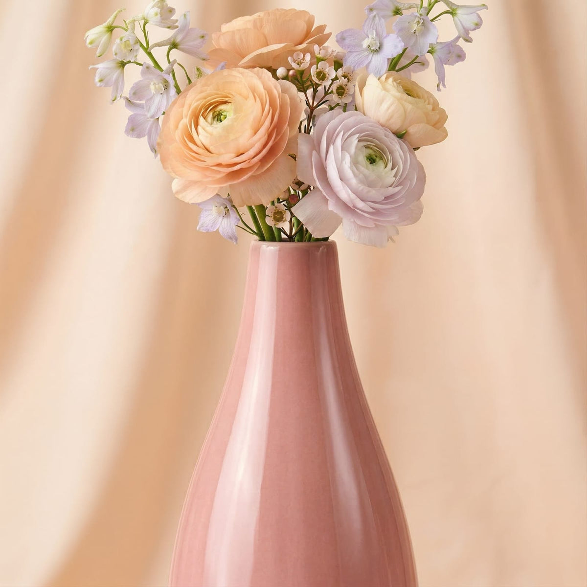Petit vase de plante rose en céramique