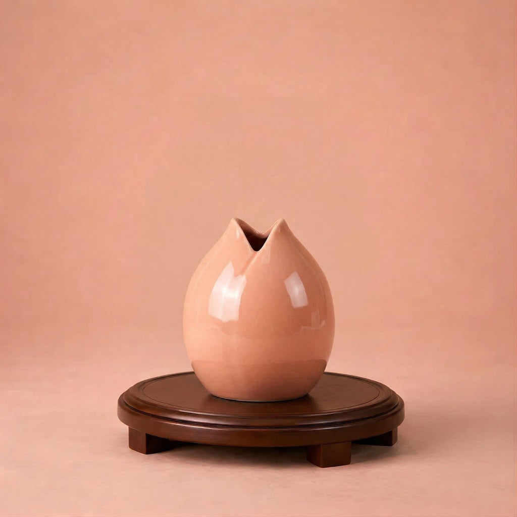 Petit vase de plante rose en céramique