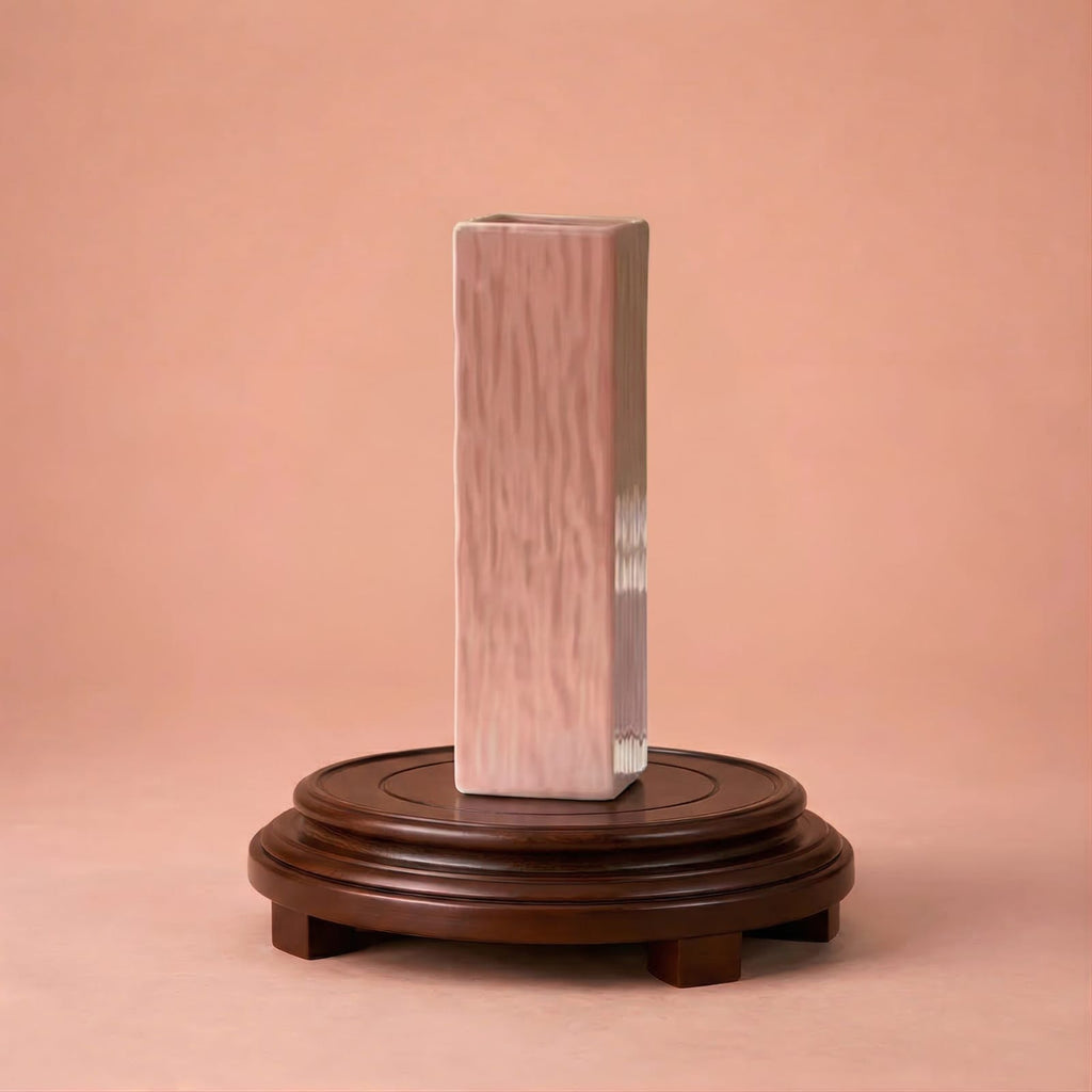 Petit vase de plante rose en céramique