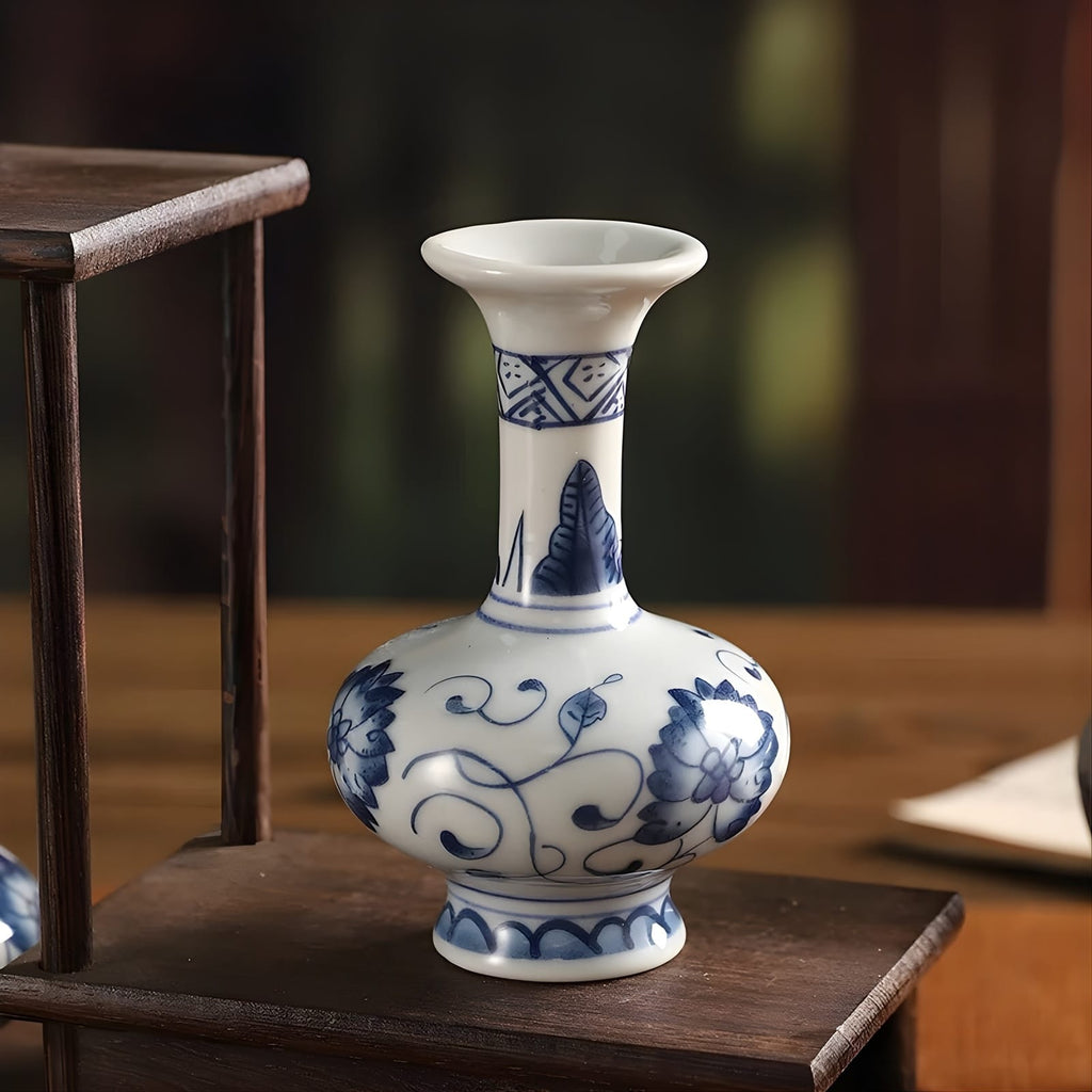 Petit vase décoratif bleu et blanc