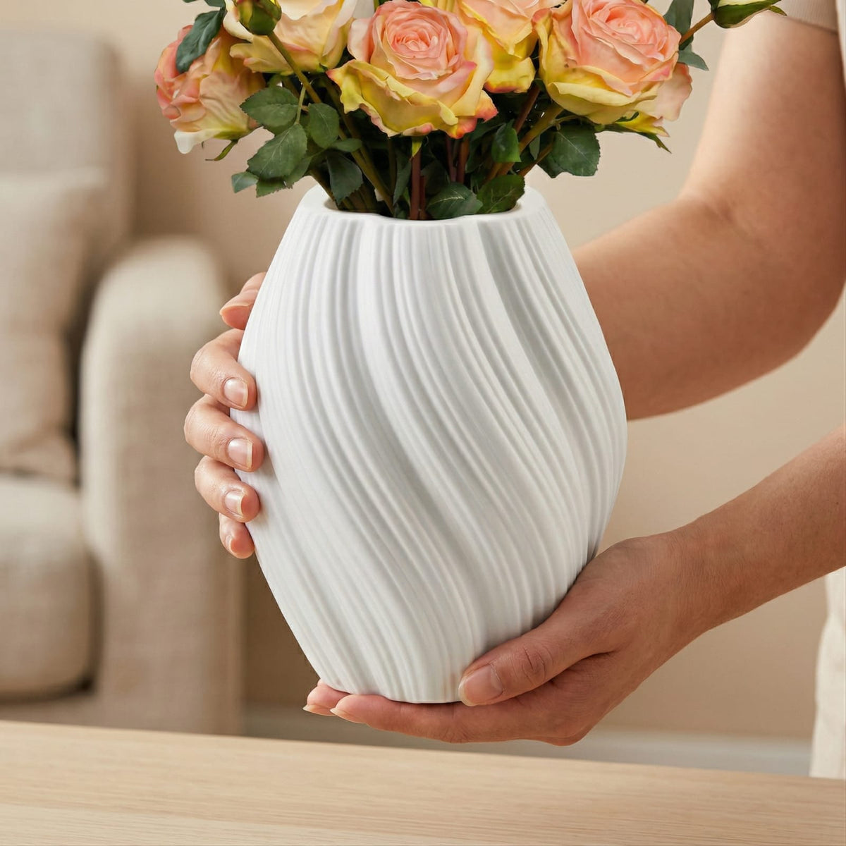 Vase blanc forme ronde et moderne en plastique