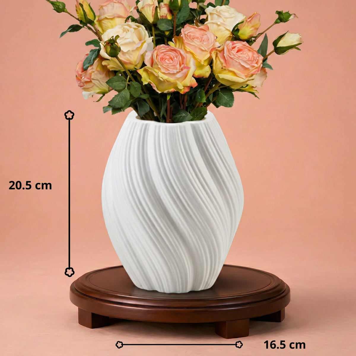 Vase blanc forme ronde et moderne en plastique