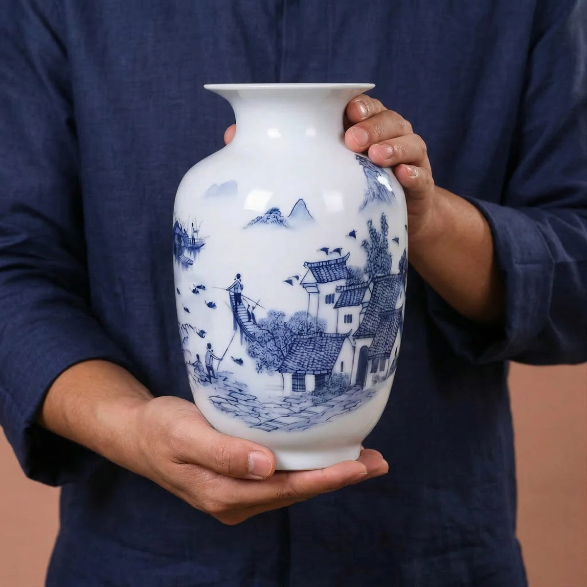 Vase chinois bleu et blanc en céramique et porcelaine