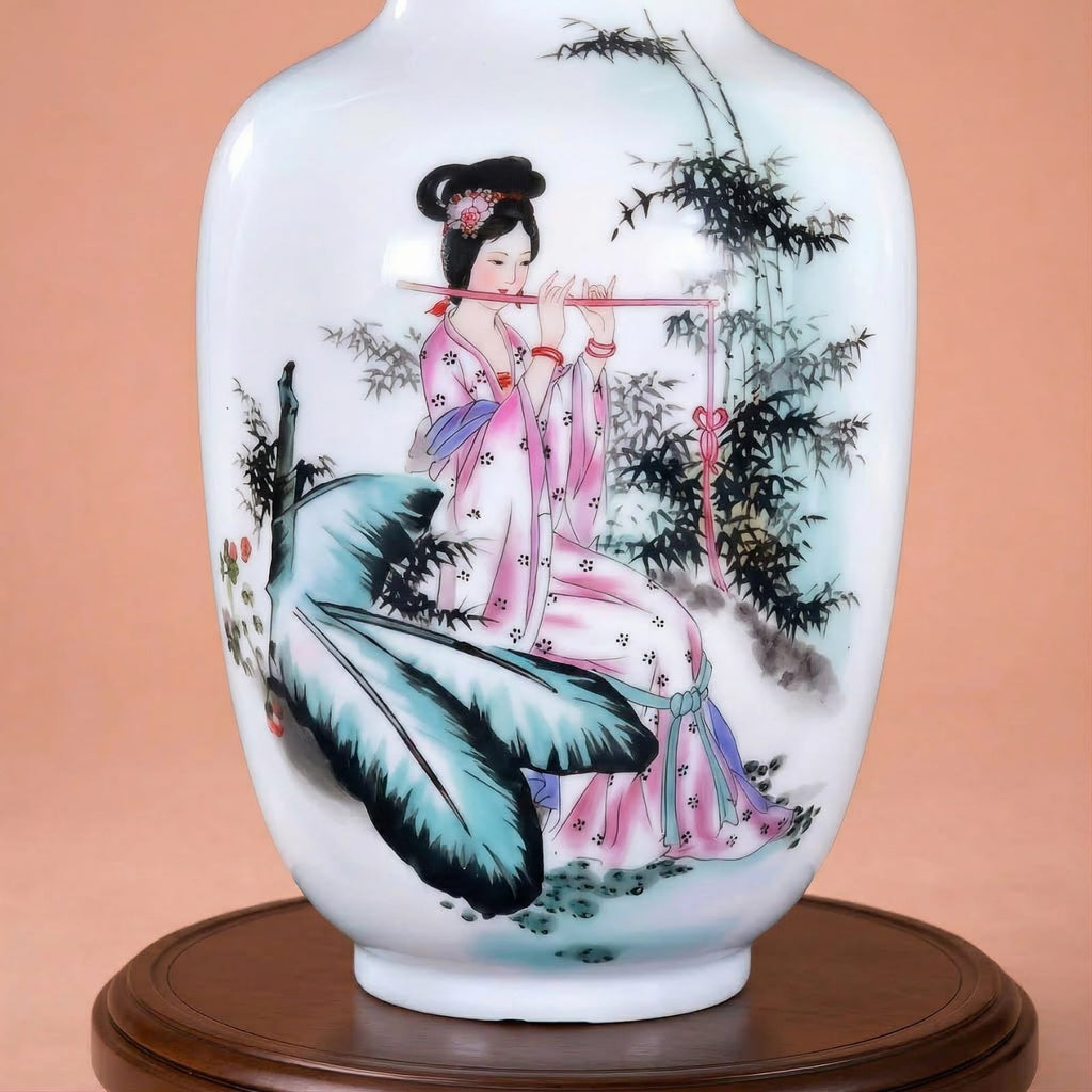 Vase chinois en céramique et porcelaine motif dame chinoise