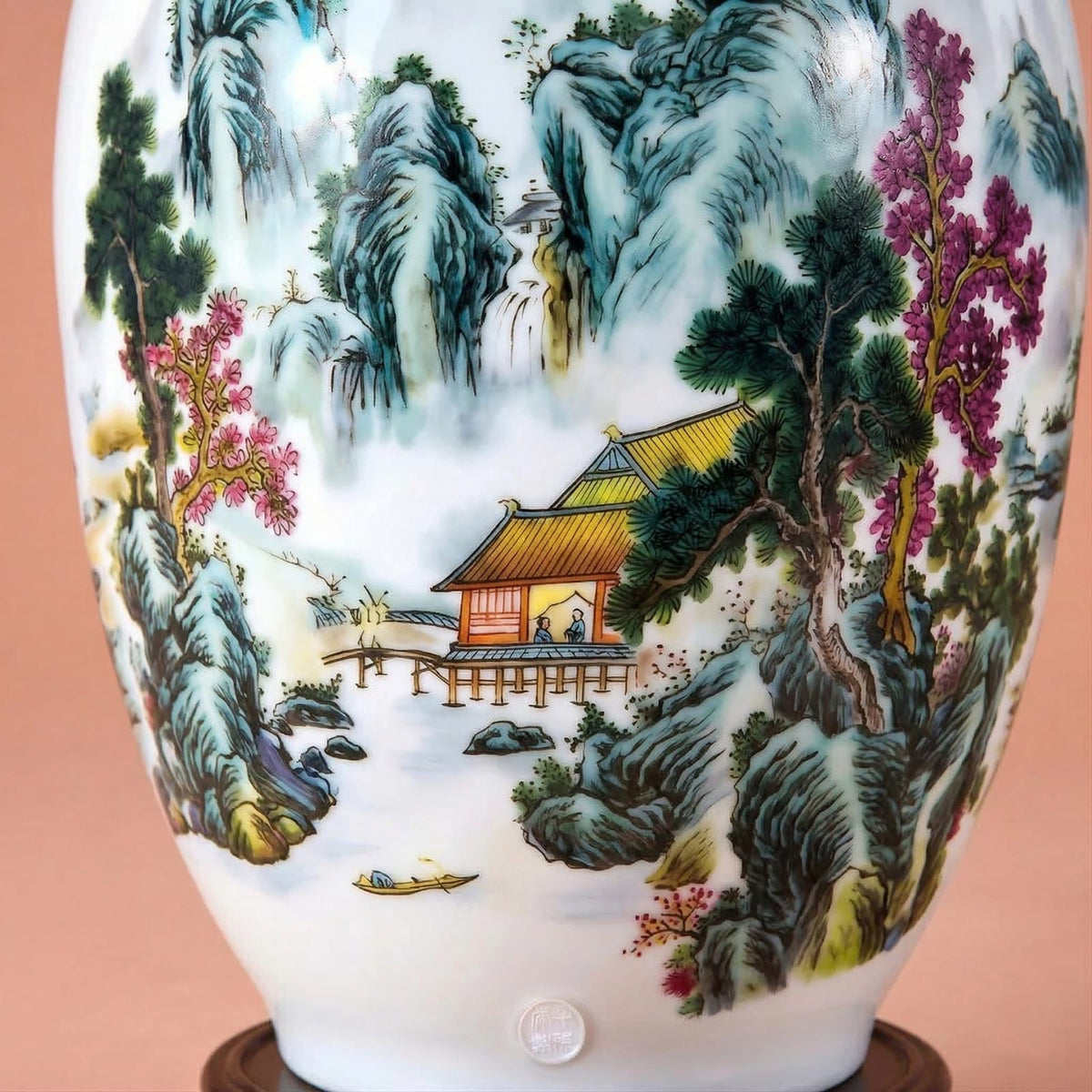 Vase chinois en céramique et porcelaine motif forêt et montagne