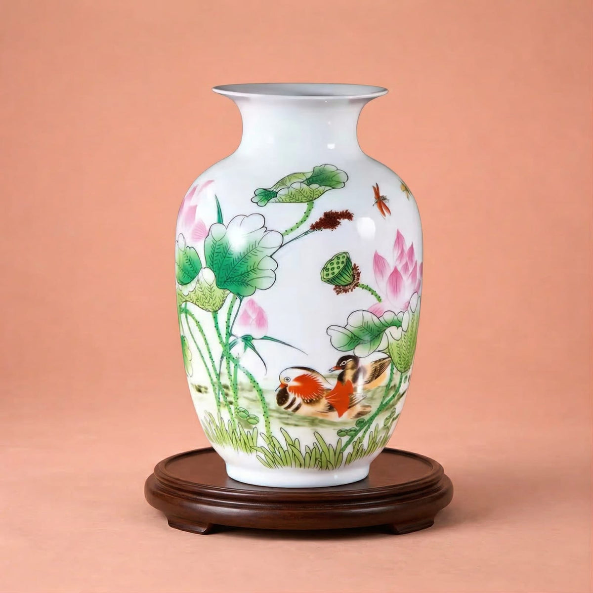 Vase chinois en céramique et porcelaine motif lotus