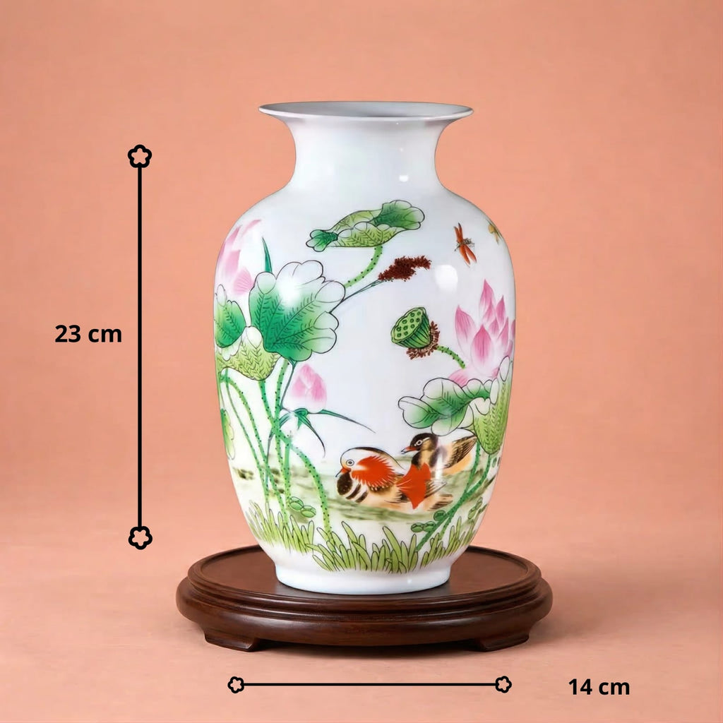 Vase chinois en céramique et porcelaine motif lotus