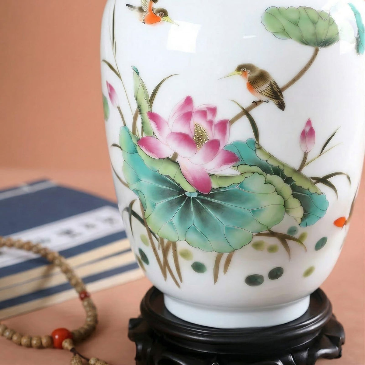 Vase chinois en céramique et porcelaine motif lotus rose & oiseaux