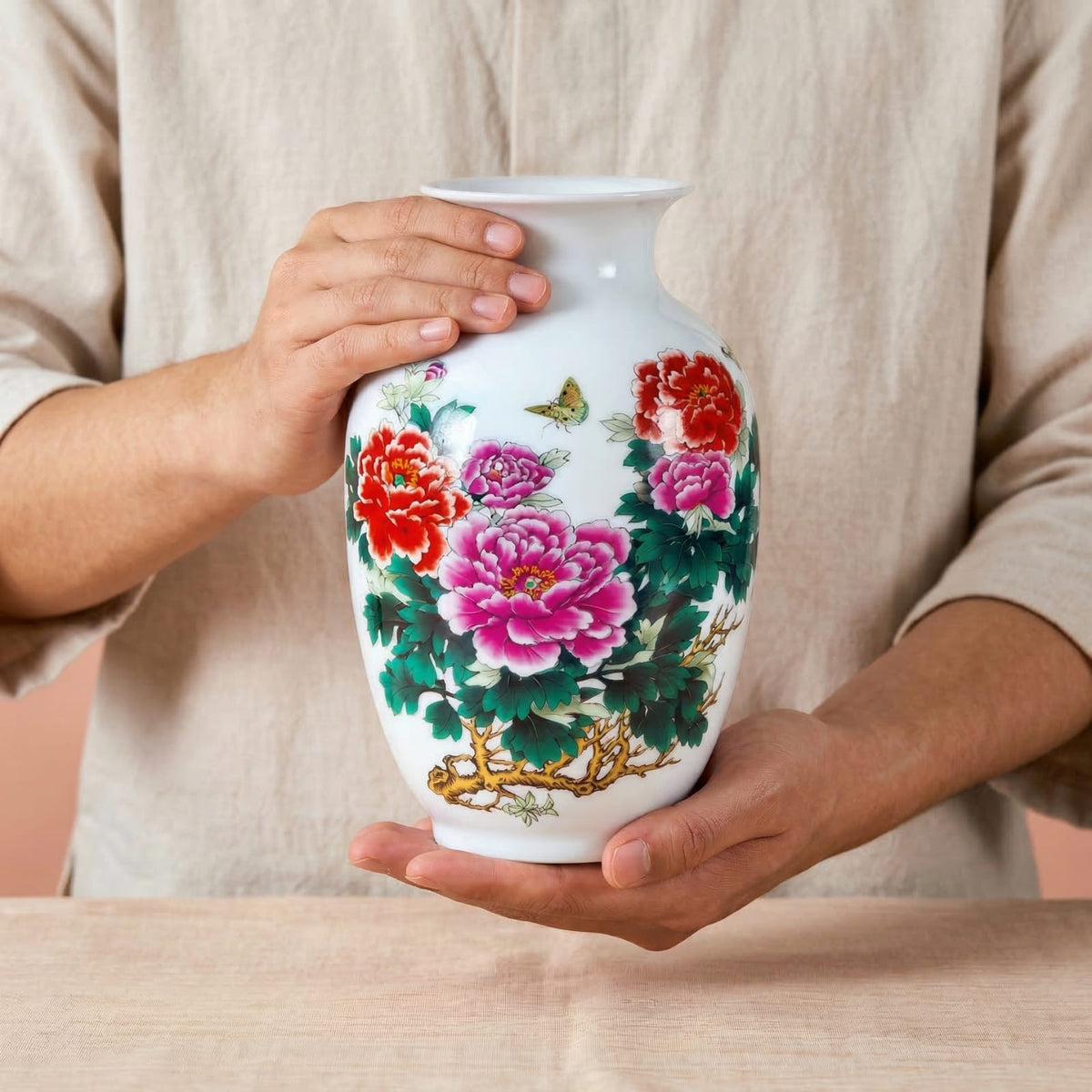 Vase chinois en céramique et porcelaine motif pivoines colorées & oiseau