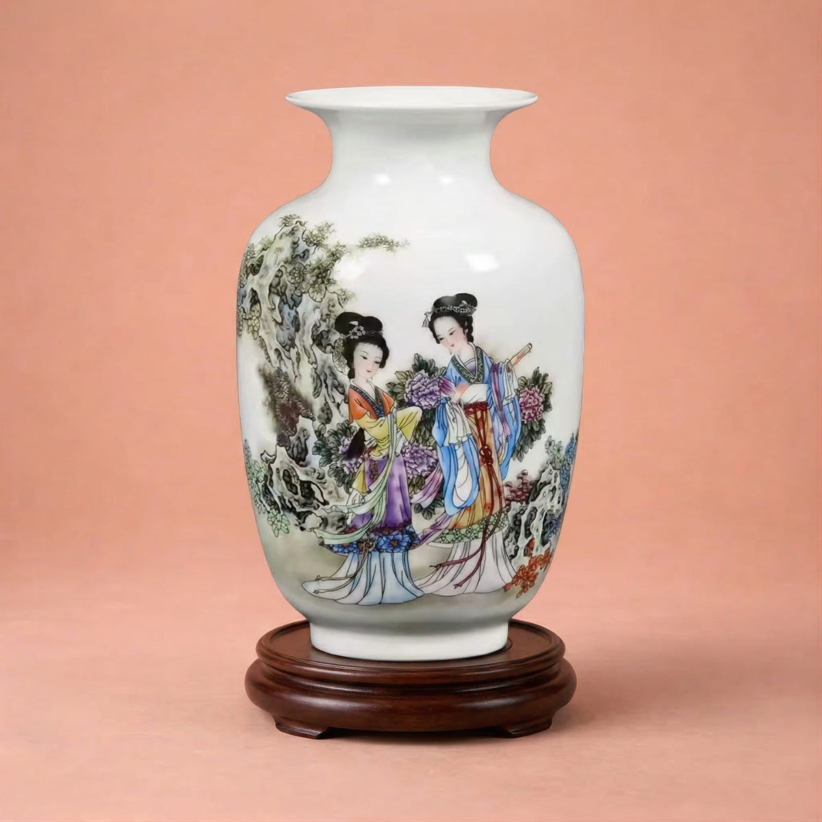 Vase chinois en céramique et porcelaine motifs courtisanes