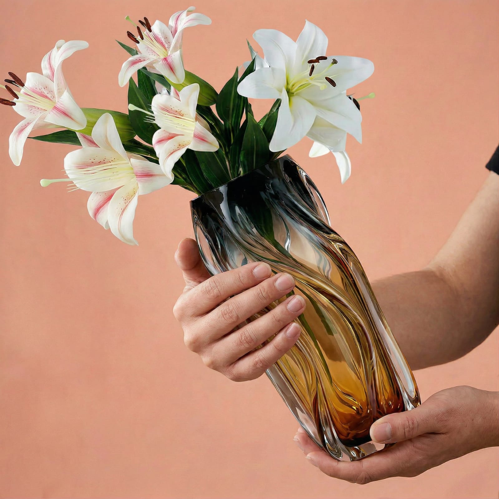 Vase cylindrique de luxe en verre coloré Image