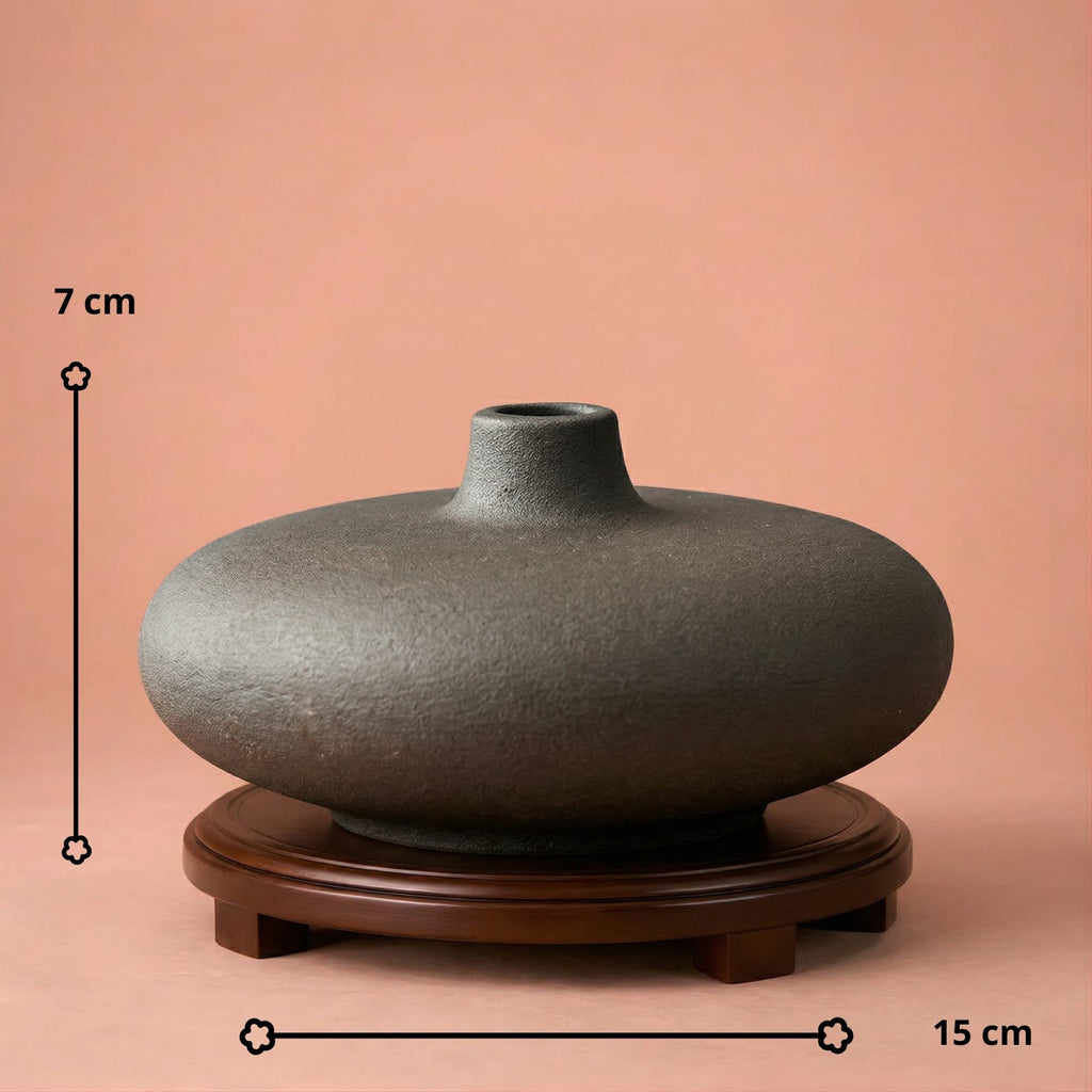 Vase de décoration japonais en terre cuite