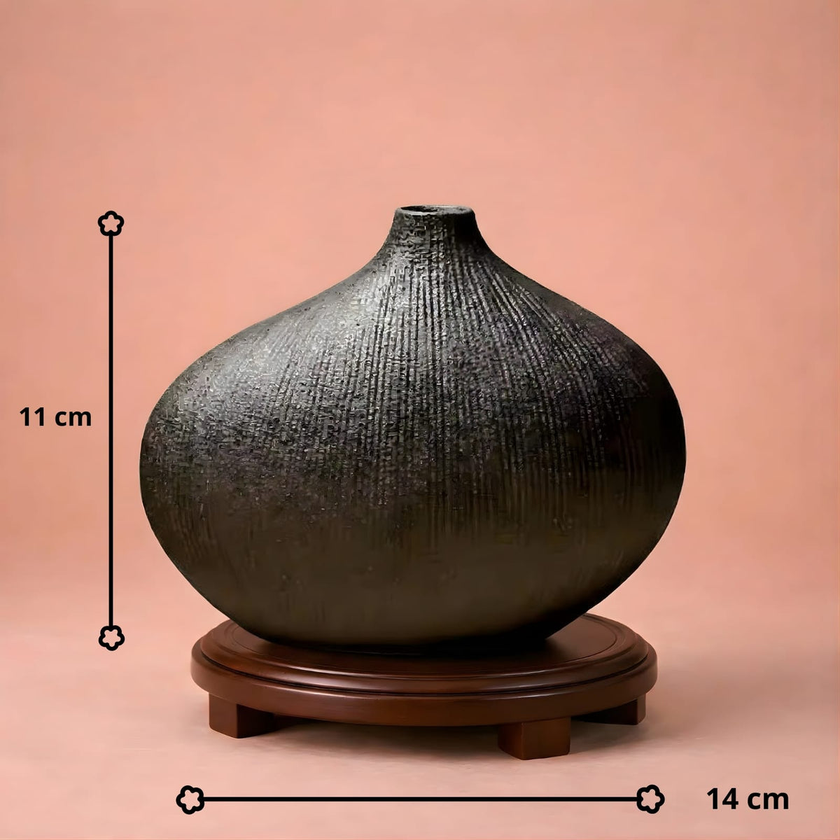 Vase décoratif japonais en terre cuite