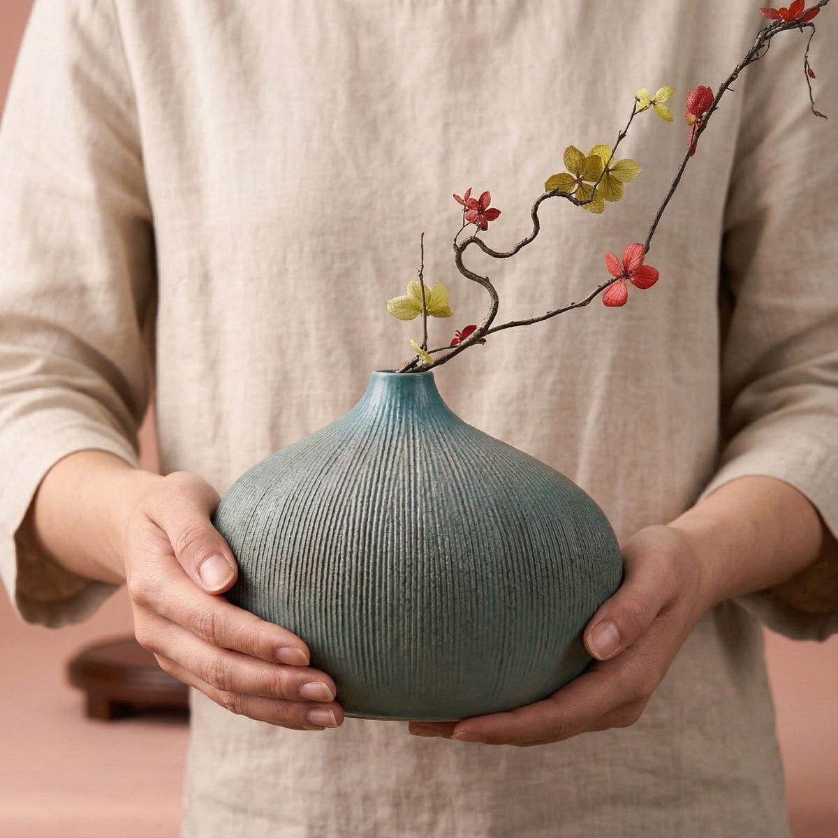 Vase décoratif japonais en terre cuite