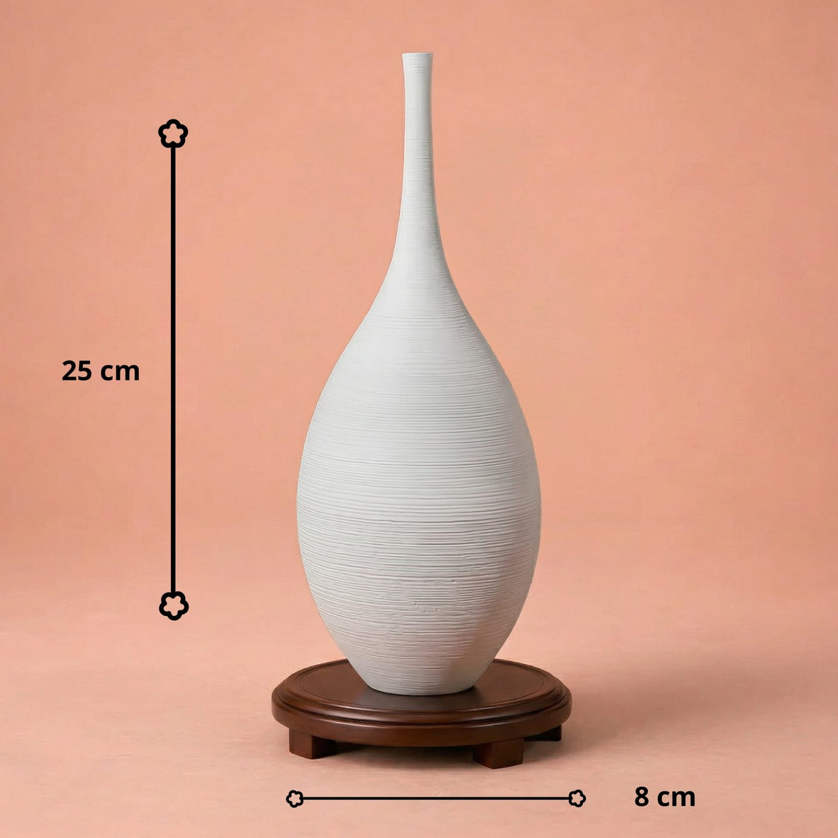 Vase design blanc en céramique